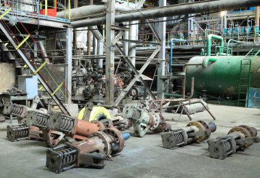 Elektrik motorları, borular, borular ile endüstriyel büyük su pompaları