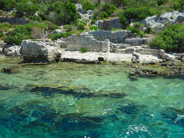 Zatopione ruiny na wyspie Kekova, starożytne miasto Lycian — Zdjęcie stockowe