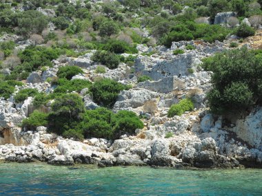 Antik Likya kenti Kekova adasındabatık kalıntıları