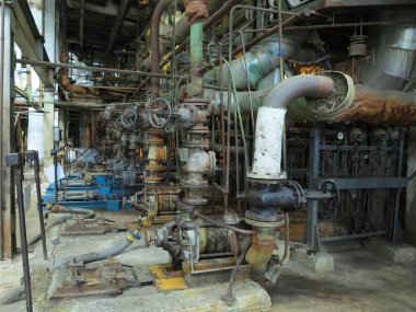 Elektrik motorları, borular, borular ile endüstriyel büyük su pompaları,