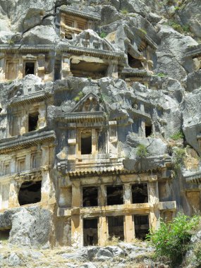 Antalya Demre'de antik likya Myra kaya mezar kalıntıları.