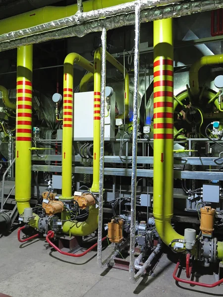 Tubos Amarillos Gas Una Central Eléctrica Térmica Industrial Escena Nocturna — Foto de Stock