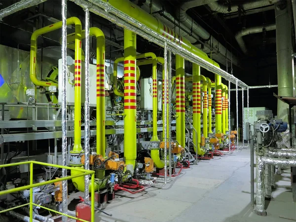 Gasgele Buizen Bij Een Industriële Thermische Elektriciteitscentrale Nachtscène — Stockfoto