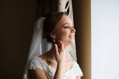 Düğün sabahı güzel bir gelin. Düğün günü