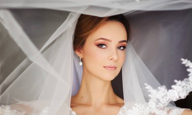 Düğün sabahı güzel bir gelin. Düğün günü