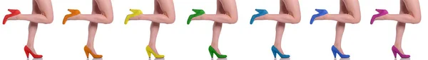 Frau Beine in Schuhen auf weißem Hintergrund — Stockfoto