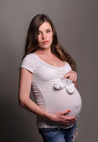 Graviditet, moderskap, förberedelser och förväntan koncept. — Stockfoto