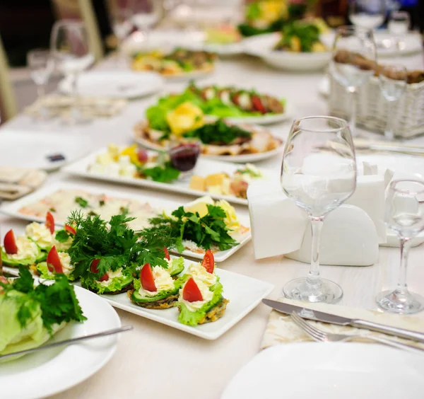 Served Table Lot Food — Stock Photo, Image