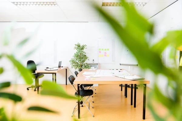 Table Conférence Bois Dans Bureau Moderne Nouvel Architecte — Photo