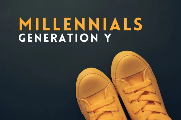 Millennials Generación Imagen Conceptual Con Zapatillas Tipo Estilo Vida Juvenil — Foto de Stock