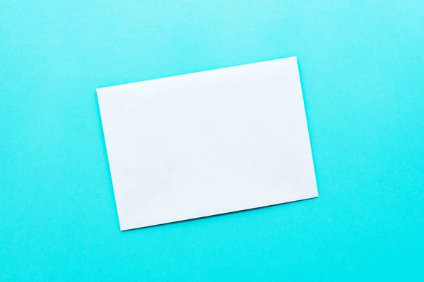 Witte Mail Envelop Mock Blauwe Achtergrond — Stockfoto