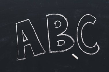 Tebeşir, eğitim ve okuma-yazma yazılı okul blackboard ABC