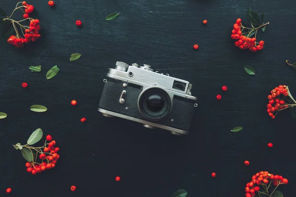 Flat Lay Hipster Style Old Vintage Photography Camera Dark Wooden — Stock Photo, Image