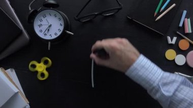 A + sınıf yazma öğretmen tahtaya işaretlemek