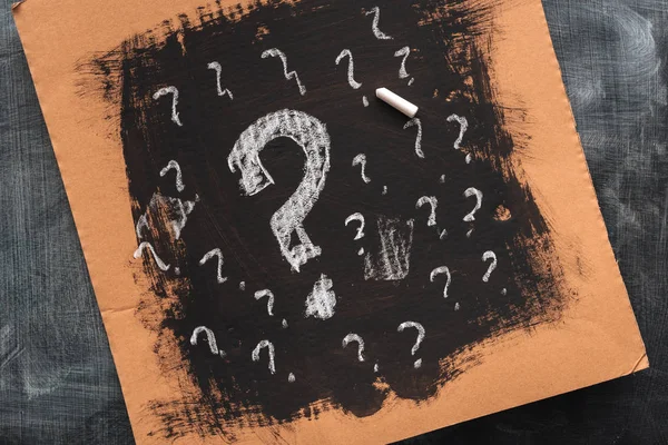 Sketched Question Marks Cardboard Paper Concept Perplex Confusion — Stock Photo, Image