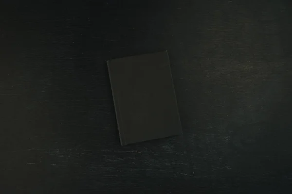 Вид Зверху Плоский Лежав Чорний Ноутбук Темному Тлі Стильний Щоденник — стокове фото
