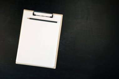 Pano olarak kopya alanı alay, görünümü top boş yaprak kağıt ve kalem ile notlar