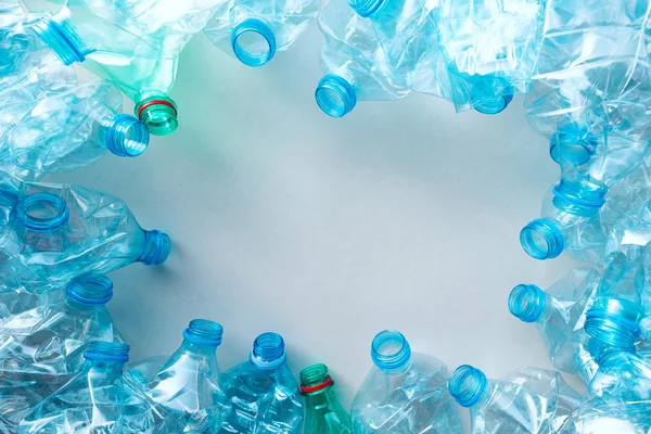 Sterty Zgniecione Plastikowe Butelki Gotowa Recyklingu — Zdjęcie stockowe