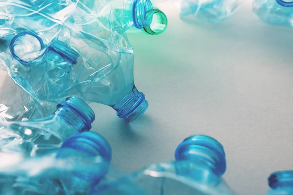 Montón Botellas Plástico Triturado Listo Para Reciclar — Foto de Stock