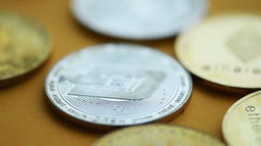 Dolly kaymak atış cryptocurrency sikke masada