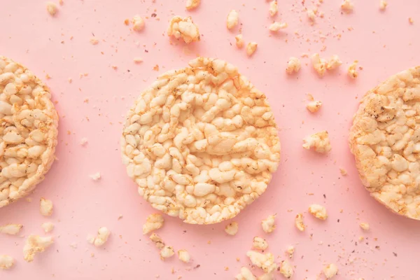 Flat Lay Crunchy Rice Cakes Pastel Pink Background Overhead Top — Stock Photo, Image
