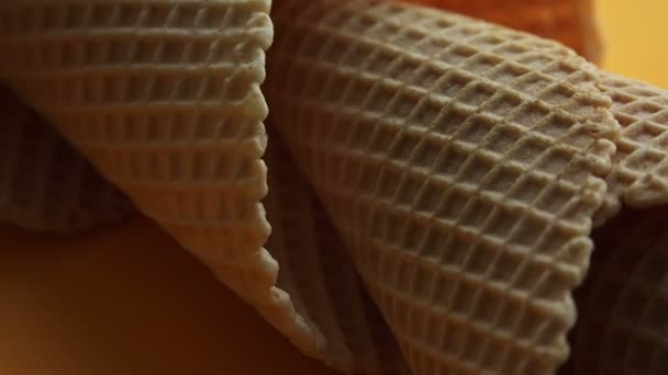 Dolly Slider Imagens Cones Sorvete Waffle Empilhados Outro — Vídeo de Stock