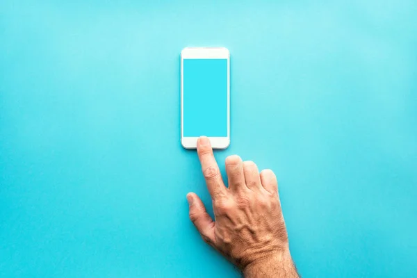 Hand Använda Smartphone Med Tom Mock Upp Skärmen Ovanifrån Minimalistisk — Stockfoto