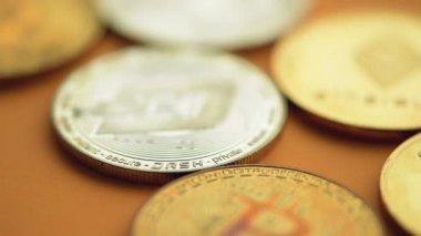 Dolly kaymak atış cryptocurrency sikke masada