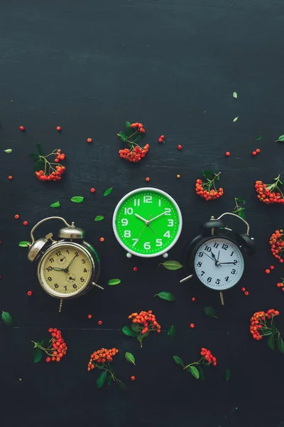 Tien Verleden Tien Drie Verschillende Alarm Clock Plat Lag Bovenaanzicht — Stockfoto