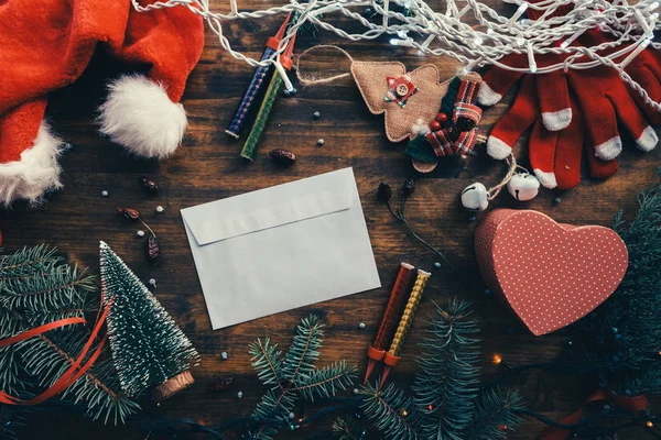 Skriva Ett Brev Till Jultomten För Jul Tomt Kuvert Bordet — Stockfoto