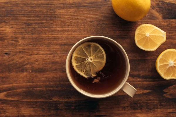Чашка Чая Свежий Лимон Вид Сверху Стол Горячим Напитком Ностальгическим — стоковое фото