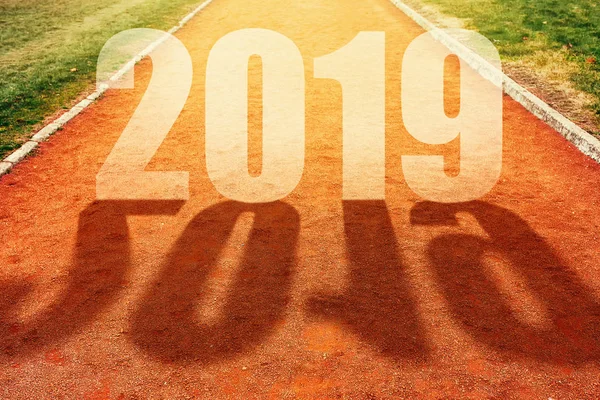 Neujahrskonzept 2019 Zahl Der Leichtathleten Auf Allwetterlaufbahn Blick — Stockfoto