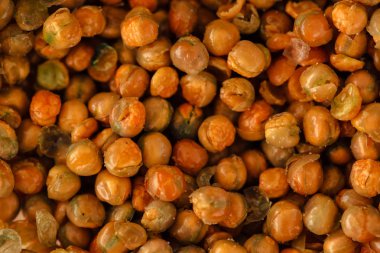 Kızarmış yeşil bezelye yukarıdan