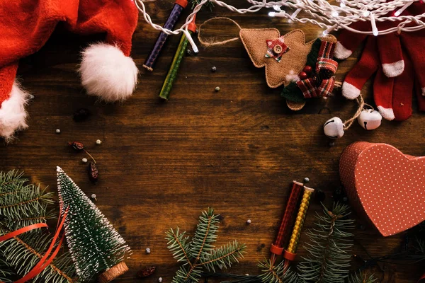 Weihnachtsdekoration Und Ornamente Flach Gelegt Mit Kopierraum Für Festliche Feiertagsbotschaft — Stockfoto