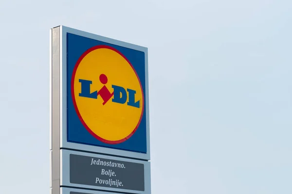 Нови Сад Сербия Декабря 2018 Сеть Продуктовых Магазинов Lidl Супермаркетом — стоковое фото