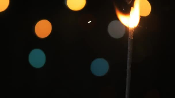 Zwolnionym Tempie Nagrania Brylant Stick Nagrywanie Ciemności Migotliwy Światła Bokeh — Wideo stockowe