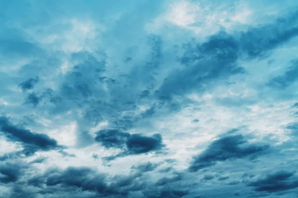 Céu Inverno Dramático Com Nuvens Como Fundo Tempo Sazonal — Fotografia de Stock