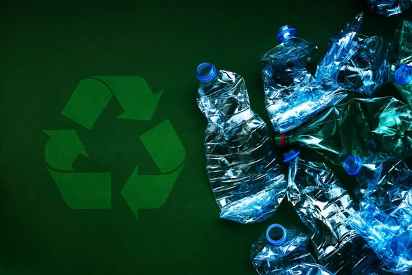 ペットボトルのリサイクル 環境破壊 汚染の概念 — ストック写真
