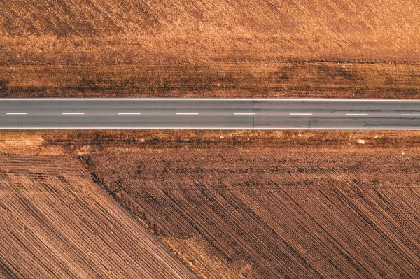 Letecký Pohled Prázdné Silnici Krajinou Slunečný Podzimní Den Dron Pov — Stock fotografie