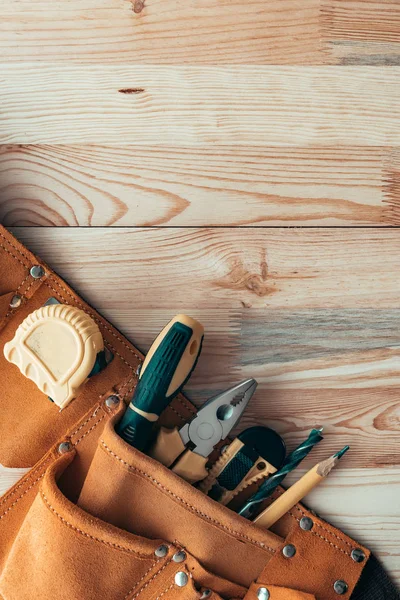 Schreinerei Werkzeugband Auf Holzwerkstatttisch Mit Verschiedenen Handwerkswerkzeugen Draufsicht Mit Kopierraum — Stockfoto