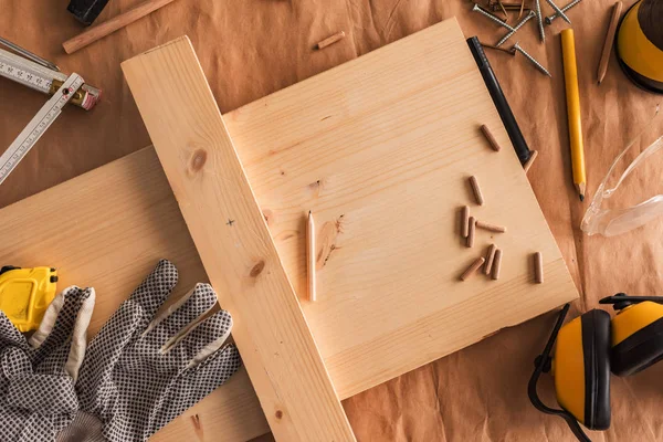 Snickeri Snickerier Workbench Ovanifrån Med Plankor Och Pluggar — Stockfoto