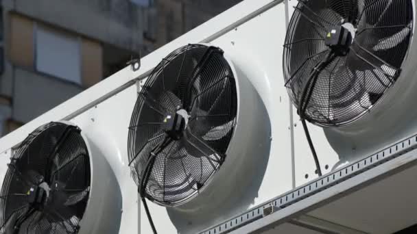 Industrial air condition fan compressor in operation on large supermarket store — Stock Footage Industrial Air Condition Fan Compressor Operation Large Supermarket Store Stock Footage