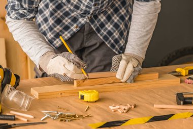 Çam ahşap tahta kesme için işaretleme marangoz