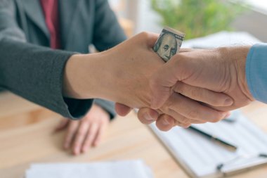 İş yolsuzluk ve rüşvet para