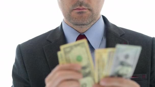 Επιχειρηματίας Που Μετρά Τους Λογαριασμούς Μας Νόμισμα Δολάριο Απομονώνεται Λευκό — Αρχείο Βίντεο