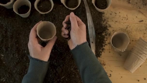 Tuinman Vullen Biologisch Afbreekbare Bodem Turf Pot Container Klaar Voor — Stockvideo