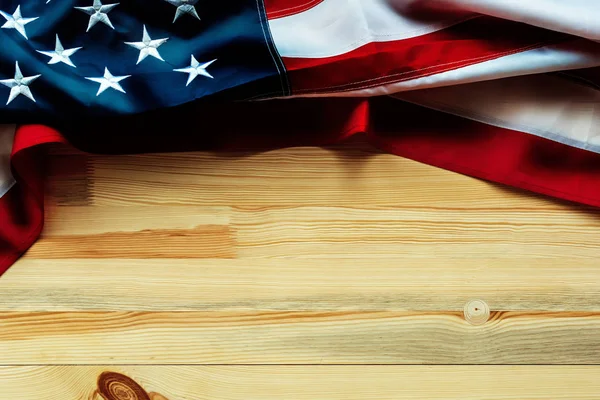 US memorial day with American flag on wooden background — Stock Photo, Image