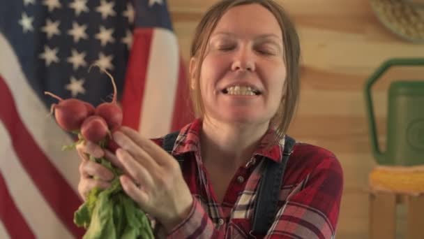 Kvinnlig Jordbrukare Att Göra Sociala Medier Vlog Video Jordbruksarbete Och — Stockvideo
