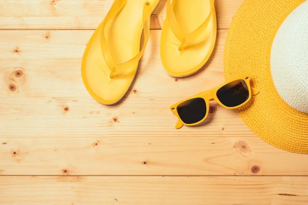 Summertime vacation accessories flat lay top view — Stock Photo, Image