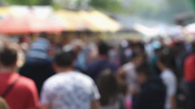 Sokak kalabalığı bulanıklık arka plan, kalabalık yaya geçidiüzerinde tanınmaz bir grup insan